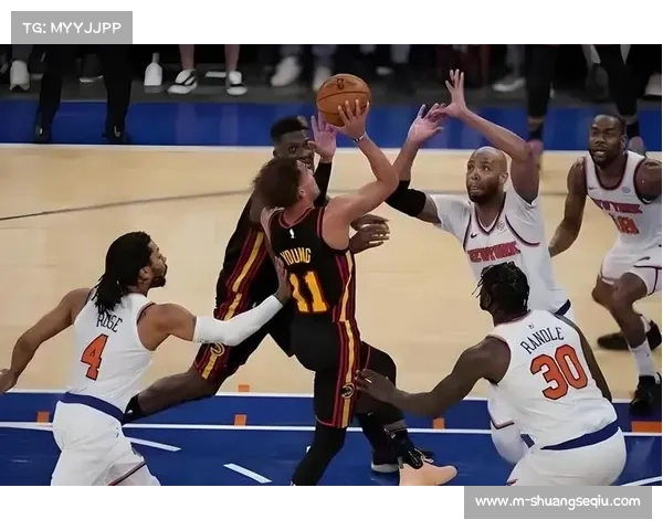 老鹰团队助攻30次,五名球员得分上双胜雄鹿 老鹰团队助攻30次,五名球员得分上双胜雄鹿